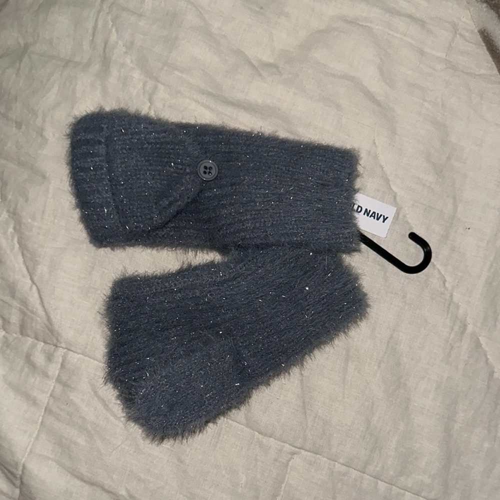 Old Navy Charcoal Mittens